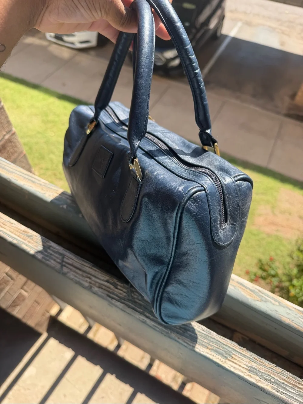 Classic Women's Navy Leather Satchel - Unbranded - Picture 2 of 6
